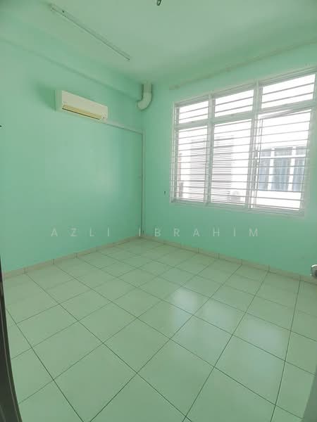 Shop / Office for Sale in Bandar Bukit Mahkota (Bangi) - Azli Ibrahim - Interior - PropertyGuru.com.my