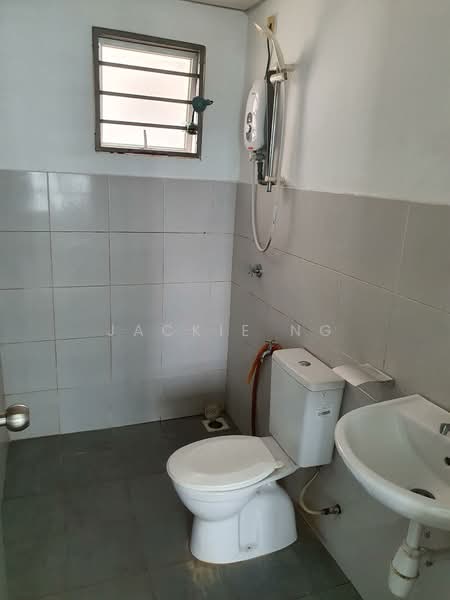 Condominium for Rent at 1 Razak Mansion - Jackie Ng - Bathroom - PropertyGuru.com.my