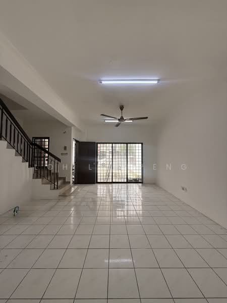 Rumah Teres 2 Tingkat untuk Disewa di Bandar Baru Permas Jaya (Permas Jaya) - Loh Lee Peng - Living Room - PropertyGuru.com.my