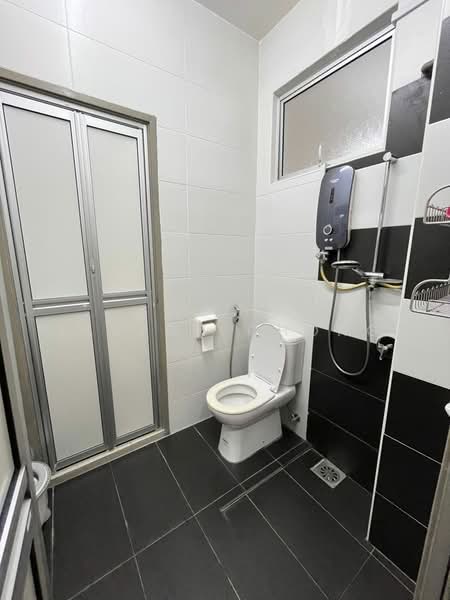 Rumah Teres 2 Tingkat untuk Dijual di Bandar Putra (Kulai) - Elston Chong - Bathroom - PropertyGuru.com.my