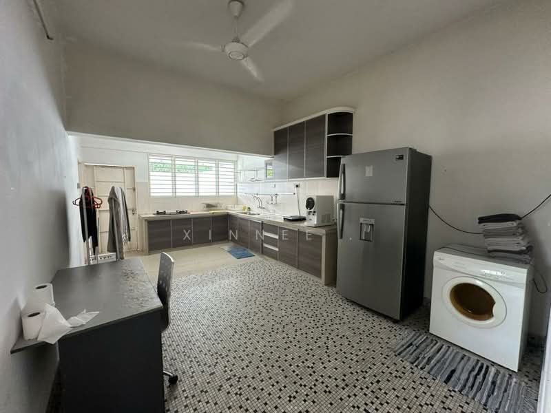 Semi-Detached House for Rent in Tanjung Bungah (Penang) - Xinnee . - Kitchen - PropertyGuru.com.my