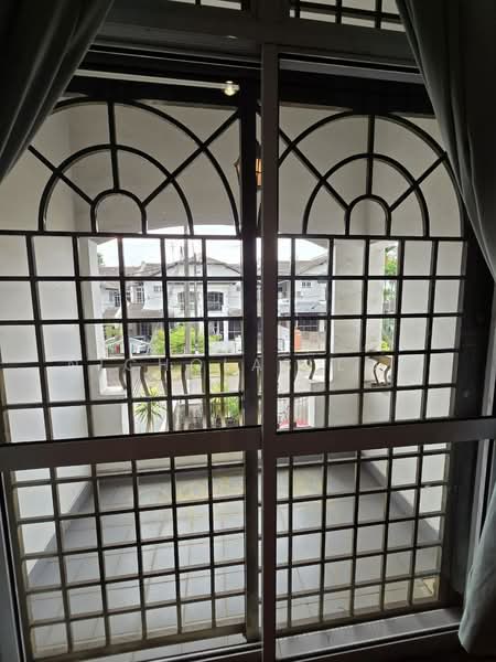 Rumah Teres 2 Tingkat untuk Dijual di Taman Molek (Johor Bahru) - Nicholas Low - Balcony - PropertyGuru.com.my