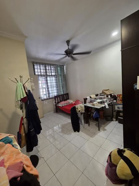 Rumah Teres 2 Tingkat untuk Dijual di Taman Molek (Johor Bahru) - Nicholas Low - Bedroom - PropertyGuru.com.my