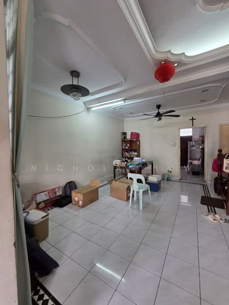 Rumah Teres 2 Tingkat untuk Dijual di Taman Molek (Johor Bahru) - Nicholas Low - Living Room - PropertyGuru.com.my