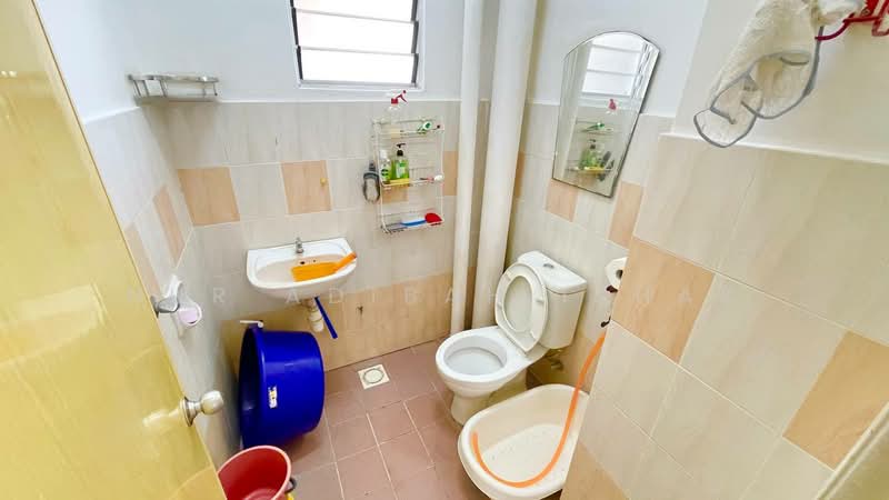 Apartment for Sale at Astaka Heights Apartments - Nur Adibah Ishak - Bathroom - PropertyGuru.com.my