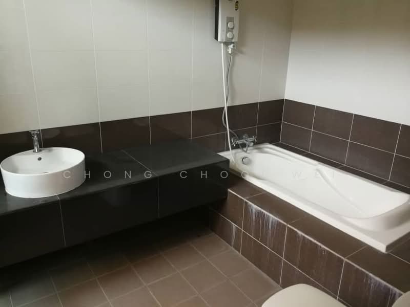 3-storey Terraced House for Rent in Batu Maung (Penang) - Chong Chooi Wei - Bathroom - PropertyGuru.com.my