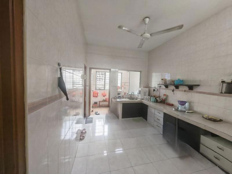 2-storey Terraced House for Sale in Taman Buntong Jaya (Ipoh) - Amie Chong - Kitchen - PropertyGuru.com.my