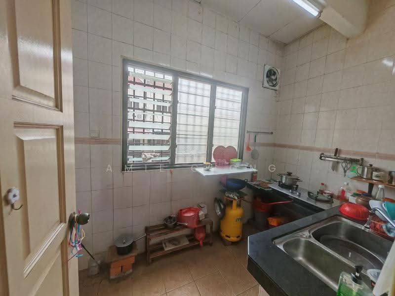 2-storey Terraced House for Sale in Taman Buntong Jaya (Ipoh) - Amie Chong - Kitchen - PropertyGuru.com.my