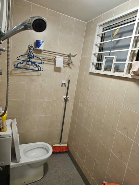 Pangsapuri untuk Dijual di Pangsapuri Saraka - Rachel Cheong - Bathroom - PropertyGuru.com.my