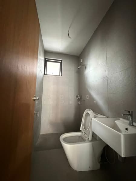 Rumah Teres 3 Tingkat untuk Dijual di Kulai (Johor) - Yaoyao Property - Bathroom - PropertyGuru.com.my