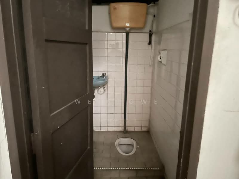 Shop for Rent in Taman Century (Johor Bahru) - Wee Howe - Bathroom - PropertyGuru.com.my