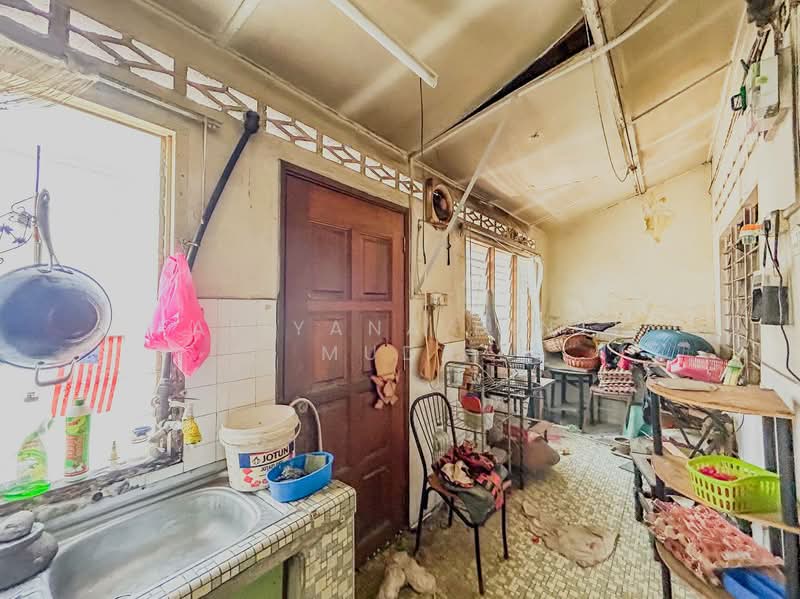 Terraced House for Sale in KL City Centre (Kuala Lumpur) - Faliyana binti Muda - Kitchen - PropertyGuru.com.my