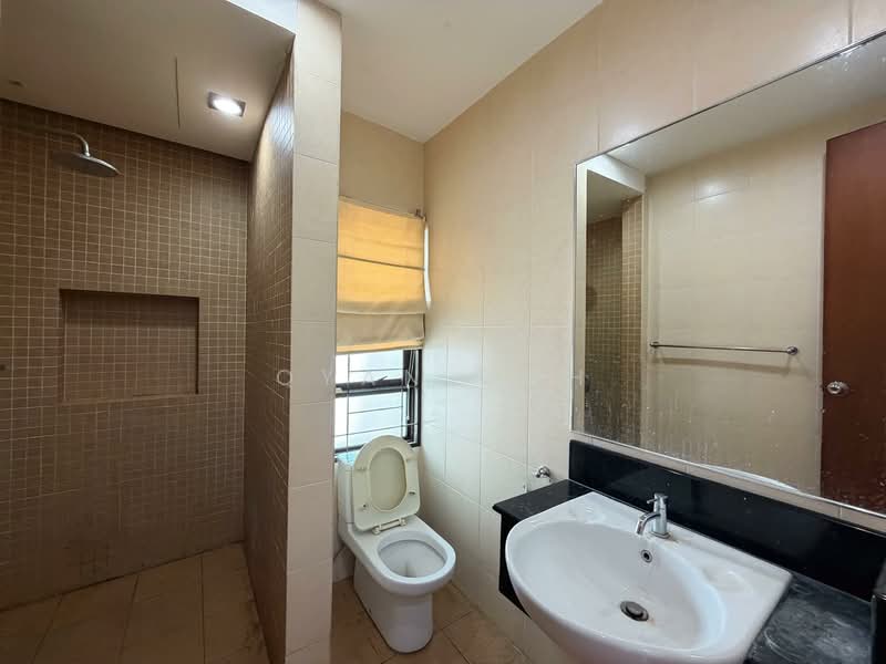 3-storey Terraced House for Rent in Jelutong (Penang) - Qyan Goh - Bathroom - PropertyGuru.com.my