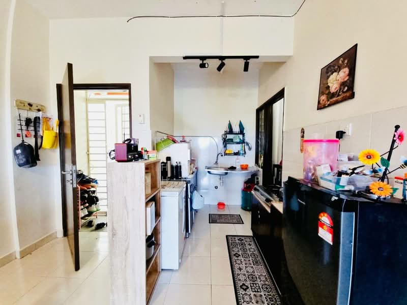 Pangsapuri untuk Dijual di Residensi Warnasari 2 - Mohd Hazlan bin Mohd Sopi - Kitchen - PropertyGuru.com.my