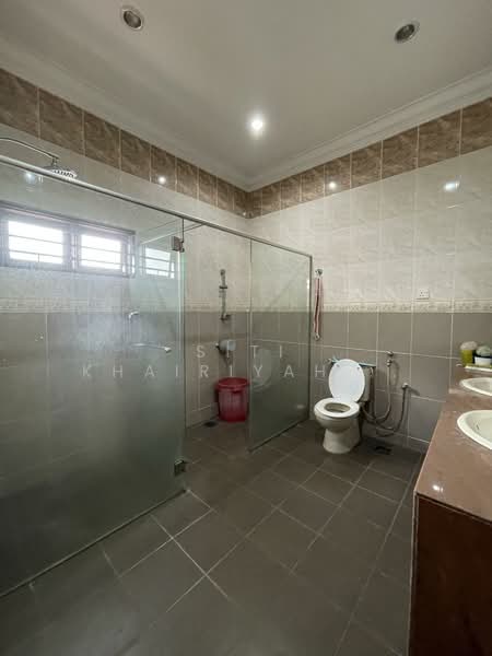 Bungalow for Sale in Petaling Jaya (Selangor) - SITI KHAIRIYAH JAAFAR - Bathroom - PropertyGuru.com.my