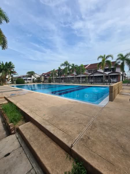 Rumah Bandar untuk Dijual di Bandar Putra Bertam (Kepala Batas) - Alex Ho - Pool - PropertyGuru.com.my
