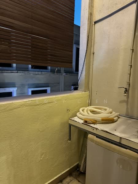 Servis Apartment untuk Dijual di Dorchester - Denny Chen - Balcony - PropertyGuru.com.my