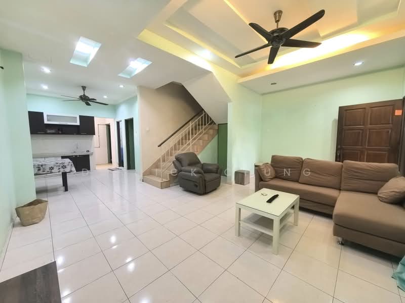 2-storey Terraced House for Sale in Puncak Tambun Indah (Tambun) - Derrick Chung - Living Room - PropertyGuru.com.my