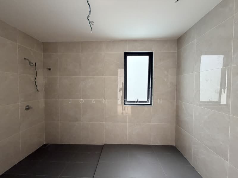 Rumah Teres 3.5 Tingkat untuk Dijual di Damansara Perdana (Selangor) - Joan Chan - Master Bathroom - PropertyGuru.com.my