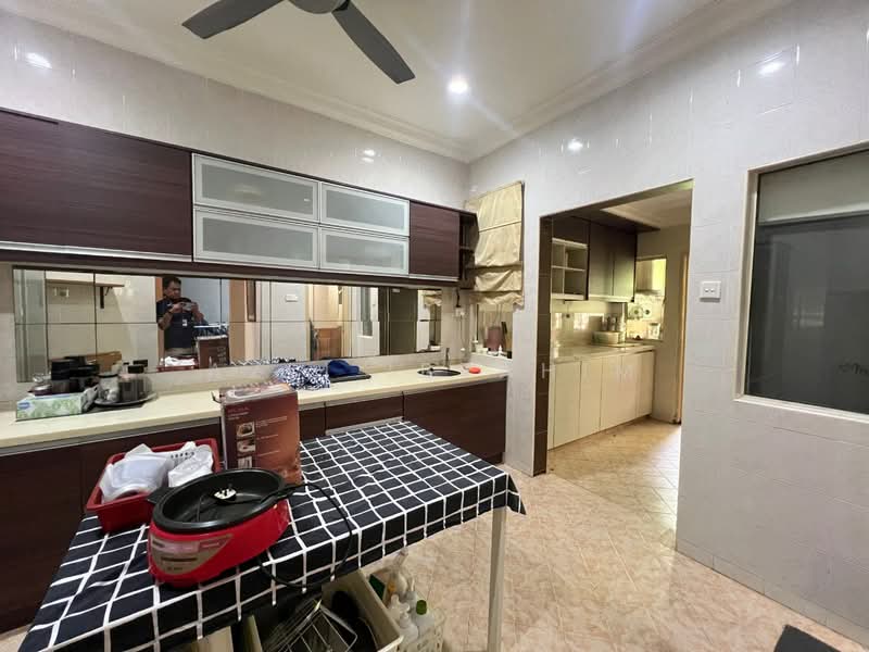 2-storey Terraced House for Sale in Bukit Jelutong (Shah Alam) - Azli Ibrahim - Kitchen - PropertyGuru.com.my