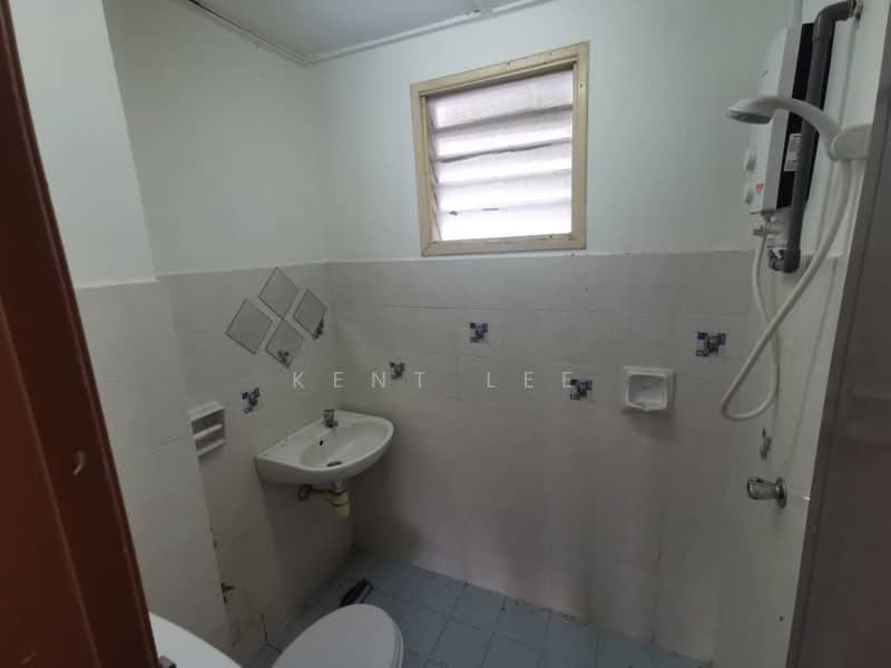 Apartment for Rent at Sri Cempaka (Taman Wawasan) - Kent Lee - Bathroom - PropertyGuru.com.my