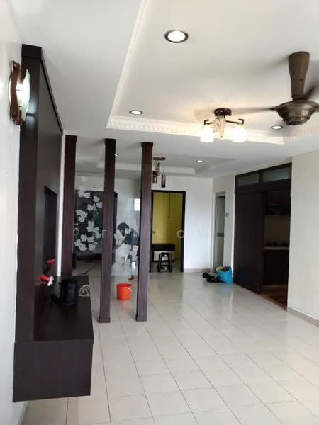 Pangsapuri untuk Dijual di Vista Perdana Apartment - FU HOW - Living Room - PropertyGuru.com.my