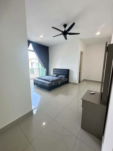 Rumah Teres 3 Tingkat untuk Dijual di Taman Mount Austin (Tebrau) - Paggie Tee - Bedroom - PropertyGuru.com.my