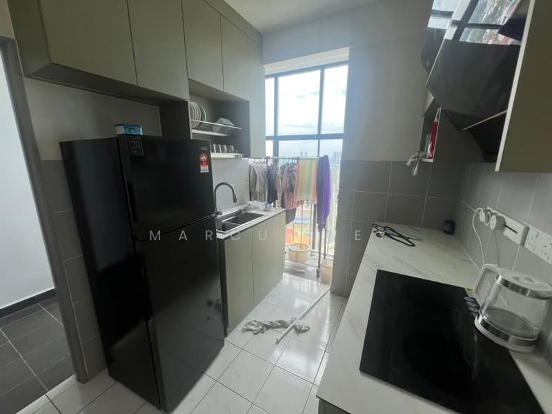 Pangsapuri untuk Disewa di Residensi Larkin Indah - Marcus Tey - Kitchen - PropertyGuru.com.my