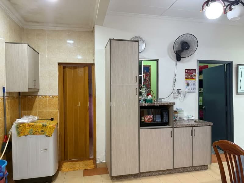 1-storey Terraced House for Sale in Bandar Tun Hussein Onn (Cheras) - Jimmy Ng - Kitchen - PropertyGuru.com.my