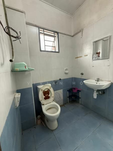 2-storey Terraced House for Rent in Taman Ehsan Jaya (Ulu Tiram) - Vivian Ho - Bathroom - PropertyGuru.com.my
