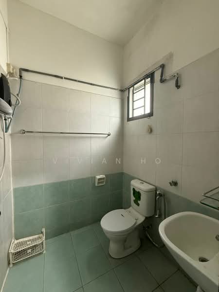 2-storey Terraced House for Rent in Taman Ehsan Jaya (Ulu Tiram) - Vivian Ho - Bathroom - PropertyGuru.com.my
