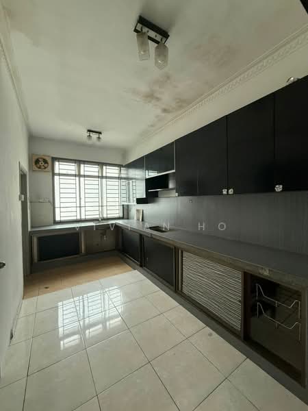 2-storey Terraced House for Rent in Taman Ehsan Jaya (Ulu Tiram) - Vivian Ho - Kitchen - PropertyGuru.com.my