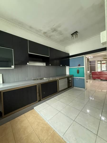 2-storey Terraced House for Rent in Taman Ehsan Jaya (Ulu Tiram) - Vivian Ho - Kitchen - PropertyGuru.com.my