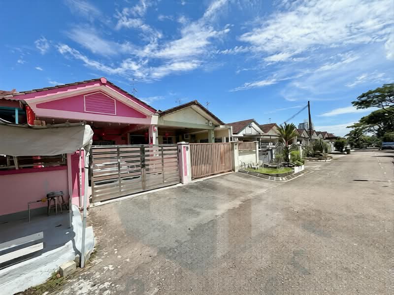 1-storey Terraced House for Sale in Bandar Jaya Putra (Johor Bahru) - Fion Cheong - Exterior - PropertyGuru.com.my