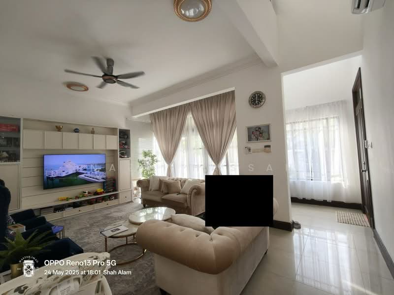 Bungalow for Sale in Bukit Jelutong (Shah Alam) - Nazri Hassan - Living Room - PropertyGuru.com.my