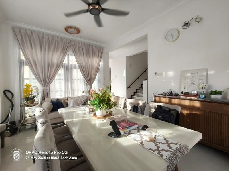 Bungalow for Sale in Bukit Jelutong (Shah Alam) - Nazri Hassan - Living Room - PropertyGuru.com.my