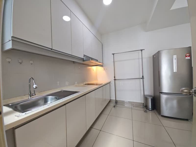 Pangsapuri untuk Dijual di Austin Suites (Permata Austin) - Tracy Ong - Kitchen - PropertyGuru.com.my
