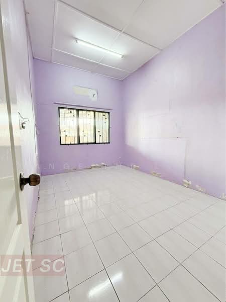 1-storey Terraced House for Sale in Taman Pendamar Indah 2 (Klang) - Angeline lee - Interior - PropertyGuru.com.my