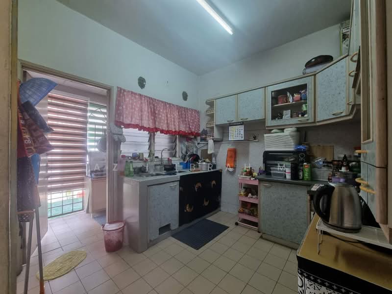 2-storey Terraced House for Sale in Usj 11 (Subang Jaya) - Azli Ibrahim - Kitchen - PropertyGuru.com.my