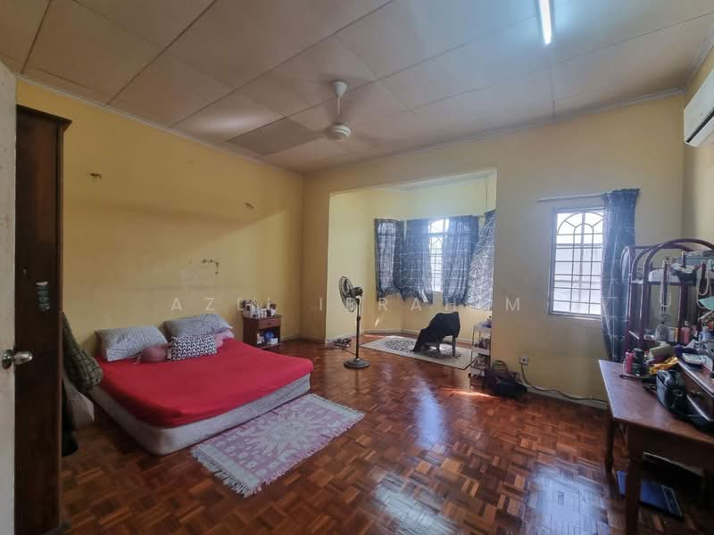 2-storey Terraced House for Sale in Usj 11 (Subang Jaya) - Azli Ibrahim - Bedroom - PropertyGuru.com.my
