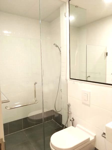 Servis Apartment untuk Disewa di Isola - David Lao - Bathroom - PropertyGuru.com.my