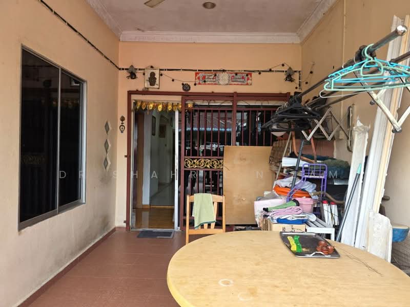1-storey Terraced House for Sale in Seksyen 17 (Shah Alam) - Dr Shahril Nizam - Entrance - PropertyGuru.com.my