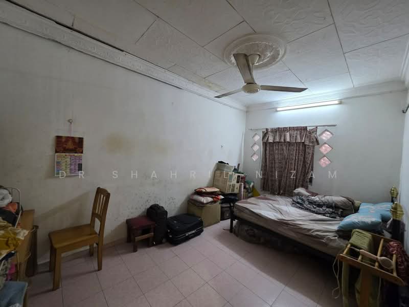 1-storey Terraced House for Sale in Seksyen 17 (Shah Alam) - Dr Shahril Nizam - Bedroom - PropertyGuru.com.my