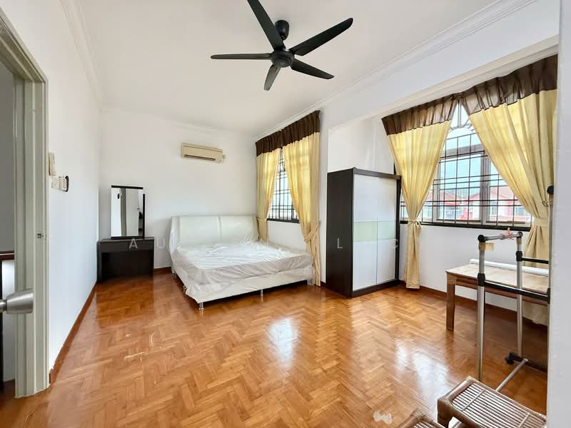 Rumah Teres 1.5 Tingkat untuk Dijual di Taman Daya (Johor Bahru) - Au Yong Lucy - Bedroom - PropertyGuru.com.my