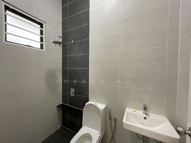 Semi-Detached House for Rent in Setia Utama (Setia Alam) - Jordan Ng - Bathroom - PropertyGuru.com.my