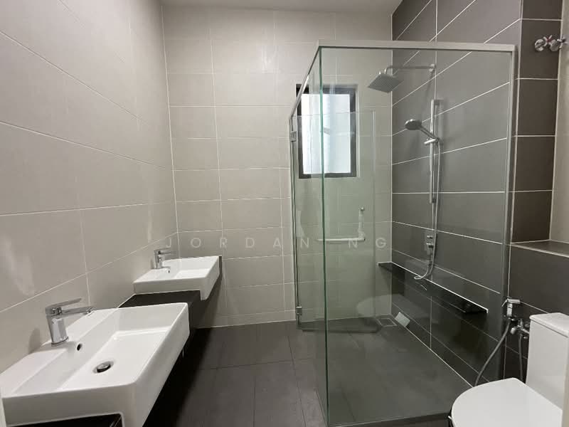 Semi-Detached House for Rent in Setia Utama (Setia Alam) - Jordan Ng - Bathroom - PropertyGuru.com.my