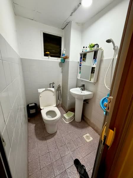 Apartment for Sale at Sri Damansara Court - Jc Lee - Bathroom - PropertyGuru.com.my