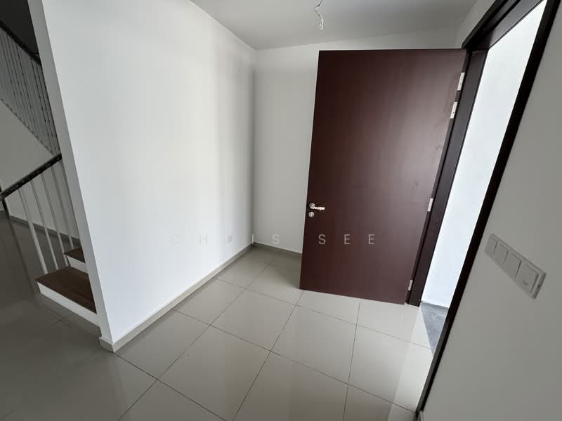 2-storey Terraced House for Rent in Bandar Gamuda Gardens (Rawang) - Chris See - Entrance - PropertyGuru.com.my