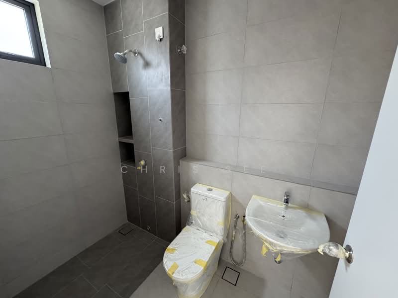 2-storey Terraced House for Rent in Bandar Gamuda Gardens (Rawang) - Chris See - Bathroom - PropertyGuru.com.my