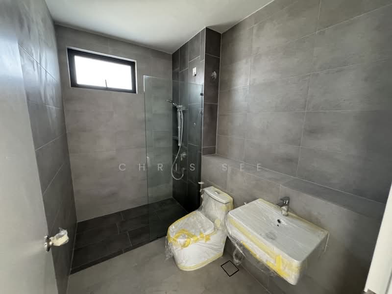 2-storey Terraced House for Rent in Bandar Gamuda Gardens (Rawang) - Chris See - Bathroom - PropertyGuru.com.my